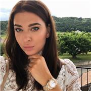 Professeur d'anglais offre des cours particuliers de conversation pour adultes et pour les enfants en France en distance